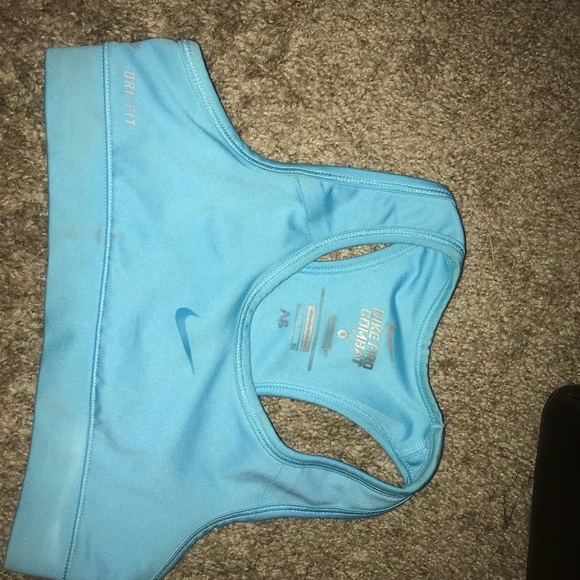 Nike - Picture 2 of 3